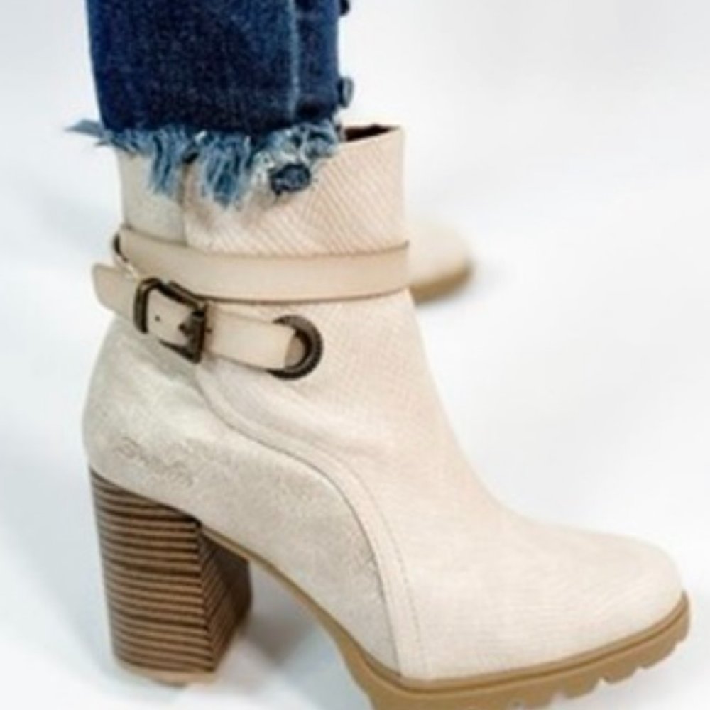 Blowfish Shimmer Off White Booties Size 9 NWT